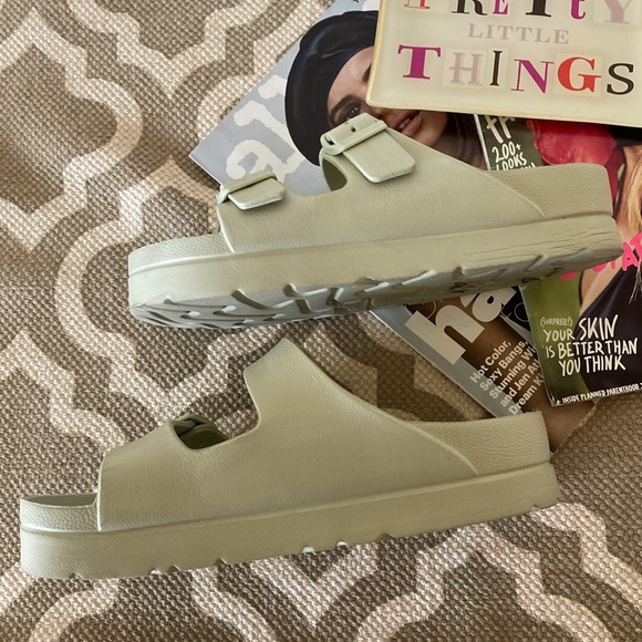 “Bamboo” Glee, mint green platform jelly sandals; size 8 - Picture 5 of 7
